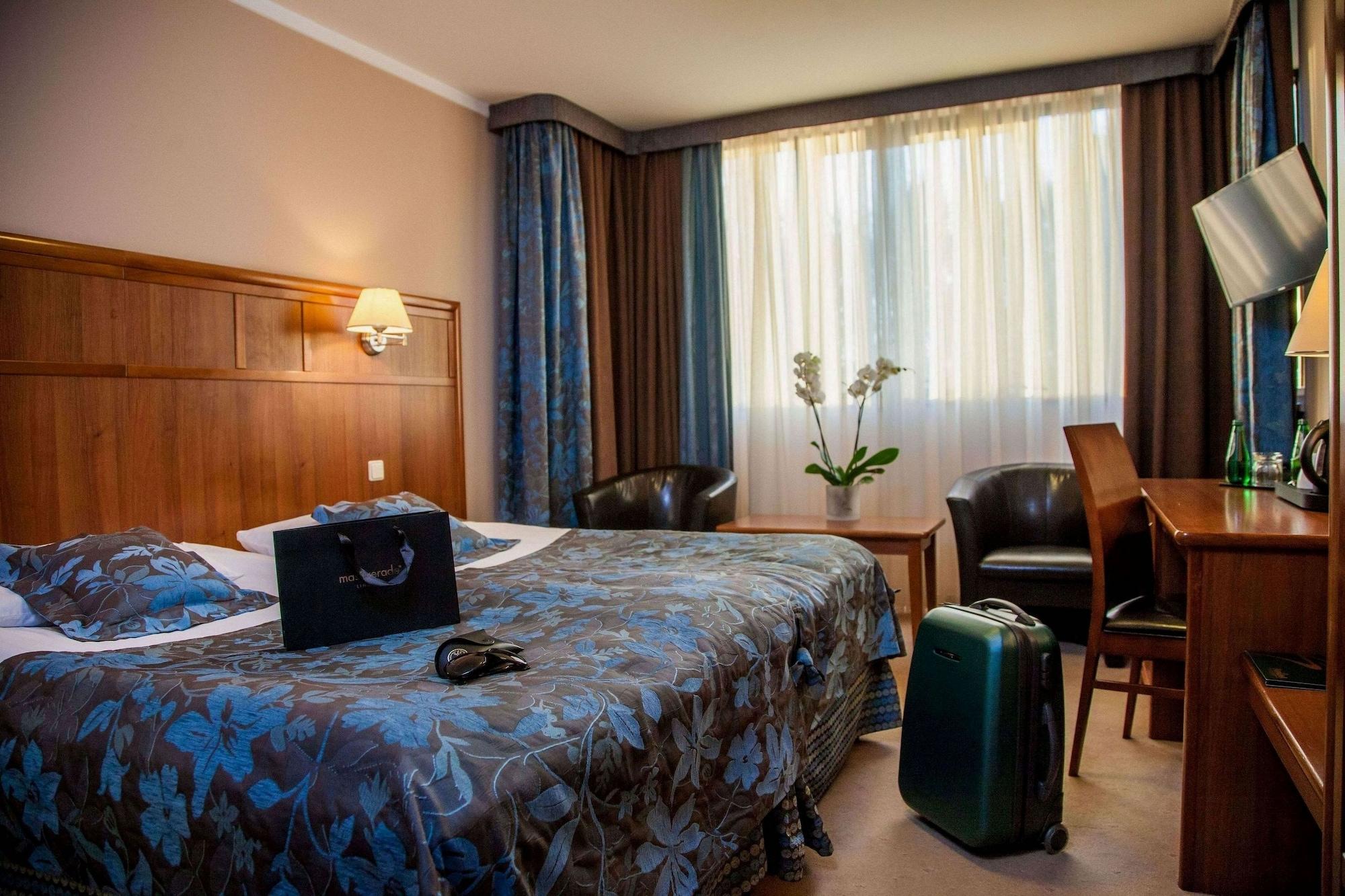 Farmona Hotel Business&SPA Cracovia Esterno foto